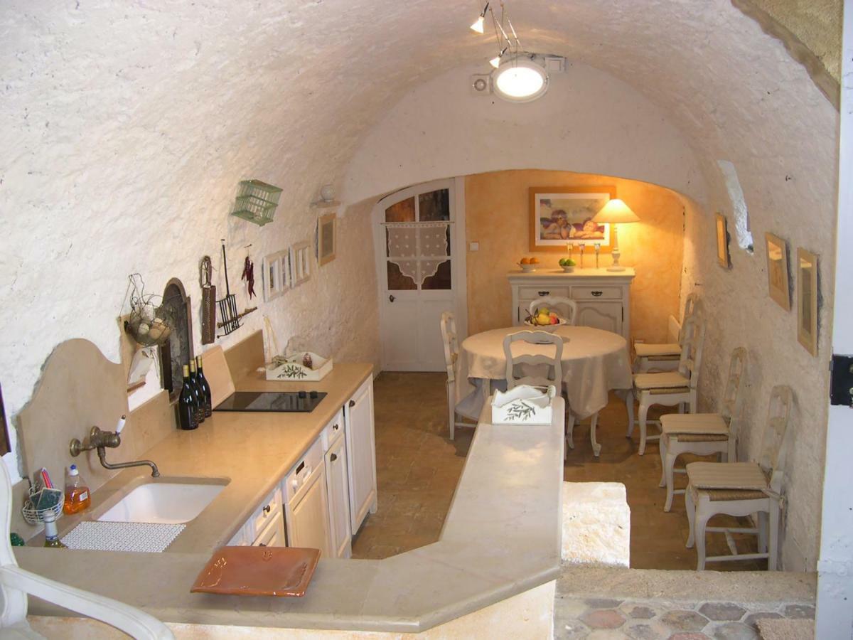 Moulin De Maitre Cornille Villa แกสติญง-ดู-การ์ ภายนอก รูปภาพ